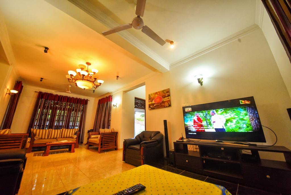 Asian Villa Negombo Bagian luar foto