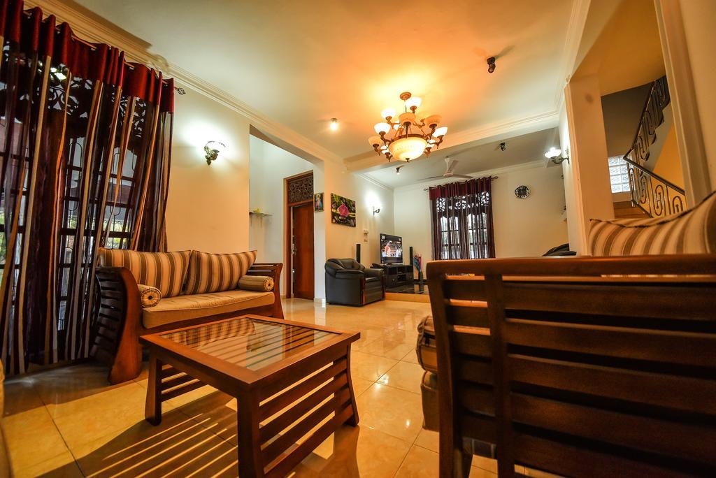 Asian Villa Negombo Bagian luar foto
